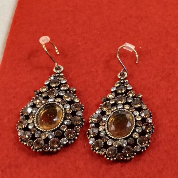 Monet Wired Necklace Teardrop Pendant and Earrings - Picture 8 of 9